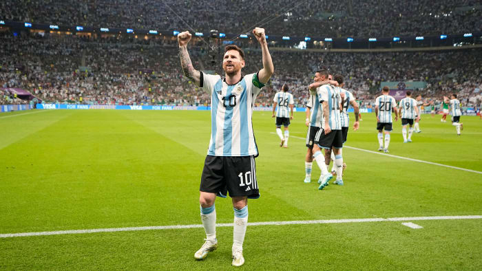 Lionel Messi and Argentina beat Mexico at the World Cup